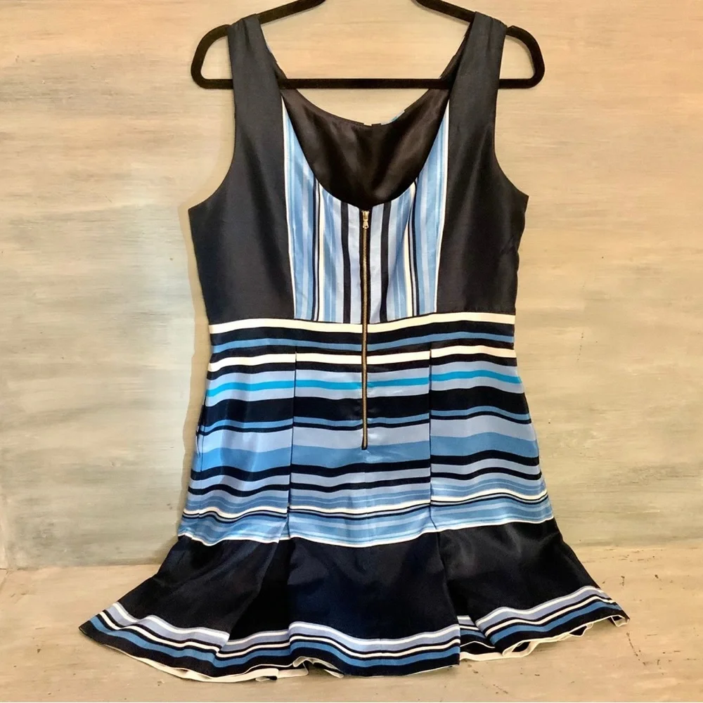 Julian Taylor Blue Fit and Flare Sleeveless Pockets Zipper Back‎ Dress